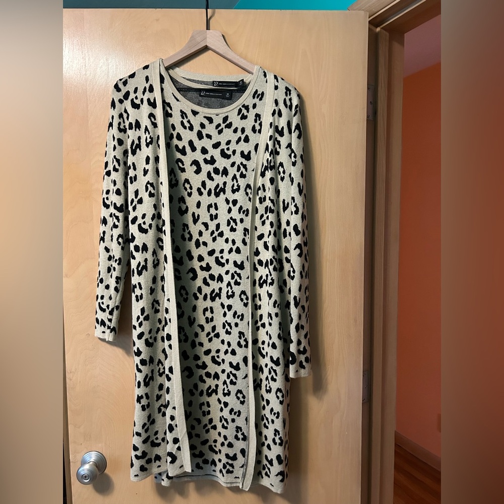 Matching leopard print knit dress and cardigan set
Size XS